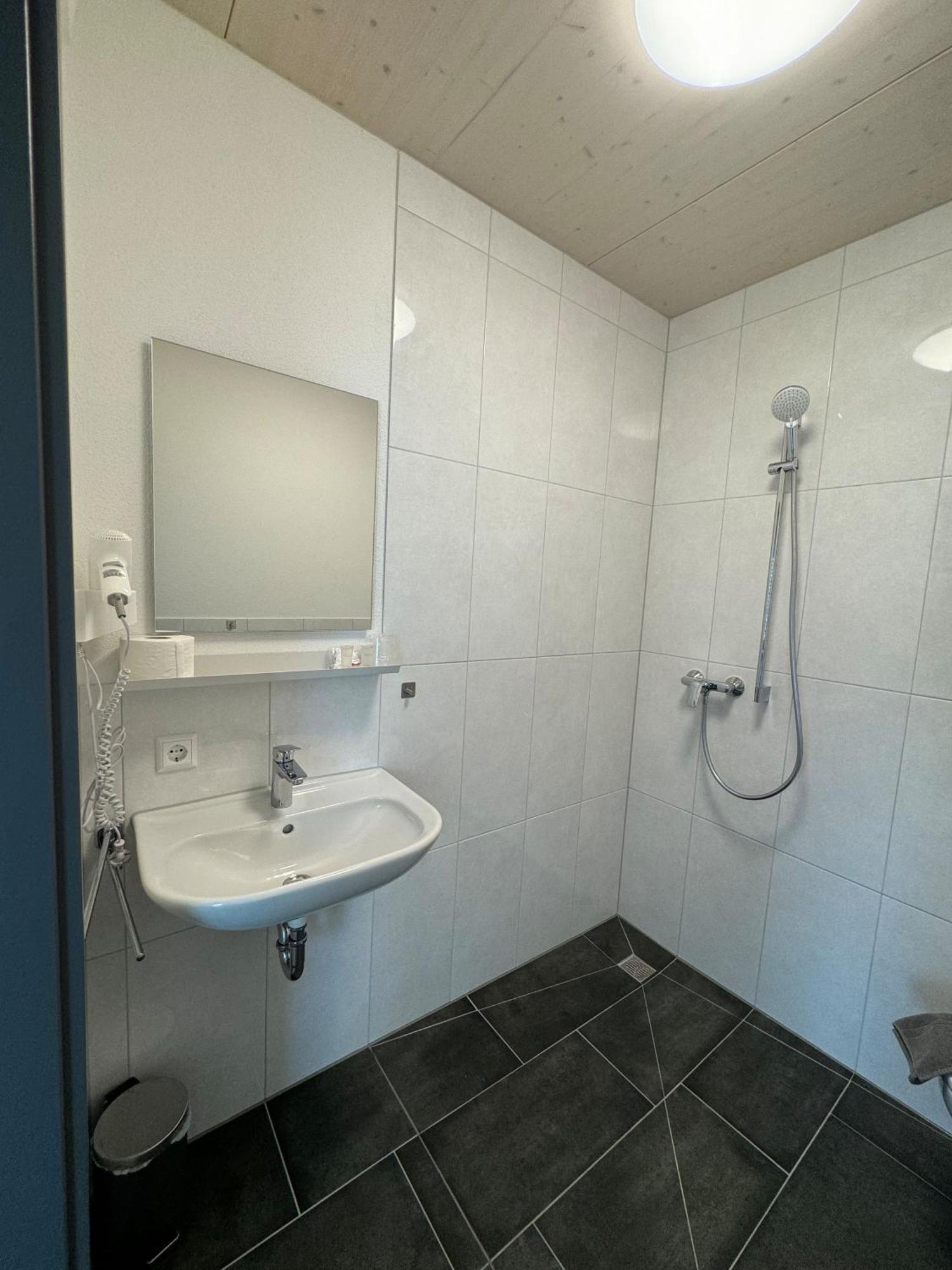 Hotel Lijo, Bei Basel Steinen  Luaran gambar